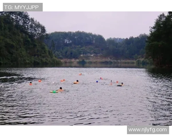 协会风貌 - 精彩出现 泳动初冬——记宜春市冬泳协会游水竞赛